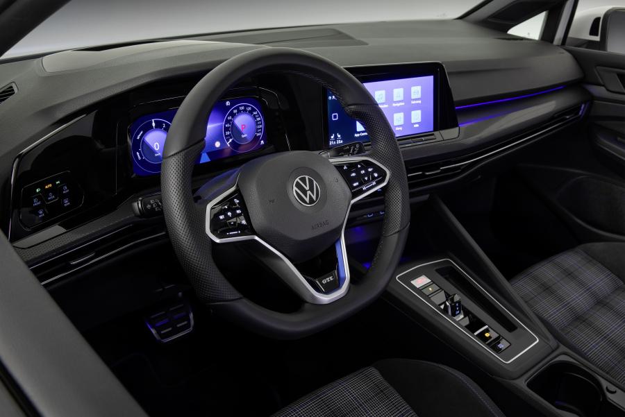 Торпедо Volkswagen Golf GTE 2020 года  (WW) (фото 12 из 18)